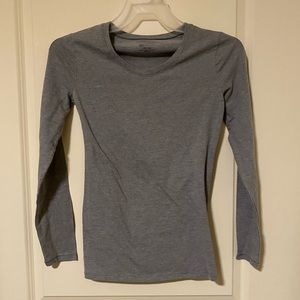 Basic Gray Long-Sleeve Tee